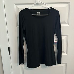 32 Degrees long sleeve base layer. Color Black, size M. NWT